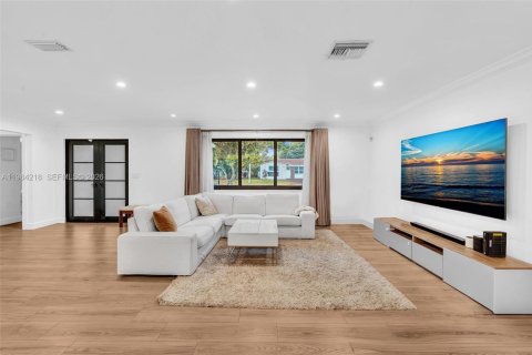 Casa en venta en Hollywood, Florida, 3 dormitorios, 162.58 m2 № 2045468 - foto 2