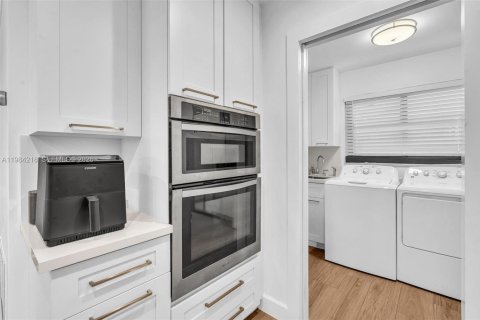 Casa en venta en Hollywood, Florida, 3 dormitorios, 162.58 m2 № 2045468 - foto 14