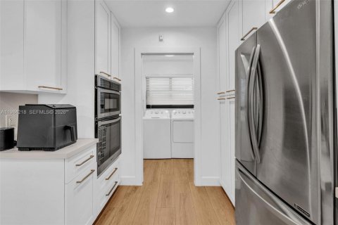 Casa en venta en Hollywood, Florida, 3 dormitorios, 162.58 m2 № 2045468 - foto 8