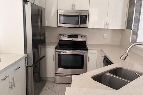 Villa ou maison à vendre à Weston, Floride: 3 chambres, 139.91 m2 № 2421151 - photo 2