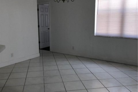 Villa ou maison à vendre à Weston, Floride: 3 chambres, 139.91 m2 № 2421151 - photo 6