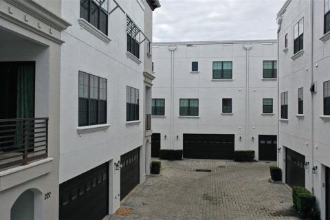 Adosado en venta en Tampa, Florida, 4 dormitorios, 262.36 m2 № 1557381 - foto 28