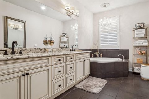 Adosado en venta en Tampa, Florida, 4 dormitorios, 262.36 m2 № 1557381 - foto 13