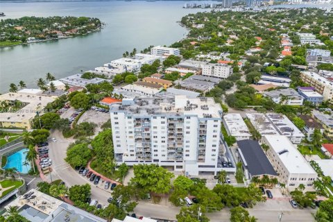 Снять в аренду кондоминиум в Майами-Бич, Флорида 2 спальни, 108.7м2, № 1958025 - фото 28