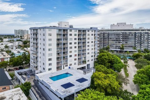 Снять в аренду кондоминиум в Майами-Бич, Флорида 2 спальни, 108.7м2, № 1958025 - фото 26