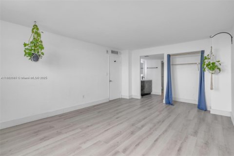 Снять в аренду кондоминиум в Майами-Бич, Флорида 2 спальни, 108.7м2, № 1958025 - фото 8