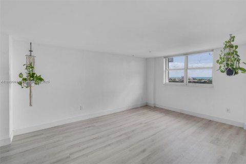 Снять в аренду кондоминиум в Майами-Бич, Флорида 2 спальни, 108.7м2, № 1958025 - фото 7