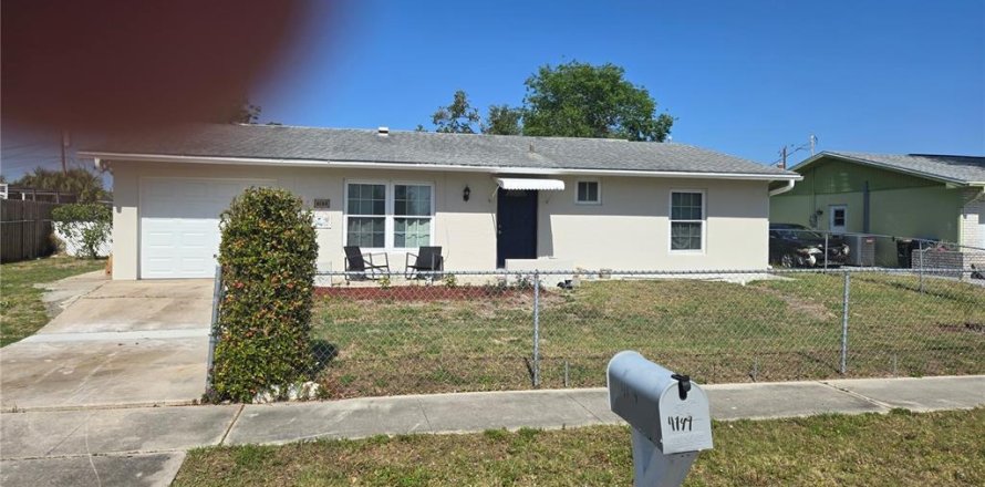 House in North Port, Florida 2 bedrooms, 85.1 sq.m. № 1678134