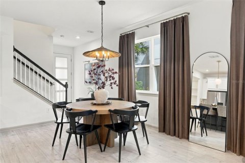 Touwnhouse à vendre à Wesley Chapel, Floride: 4 chambres, 240.25 m2 № 2427393 - photo 6