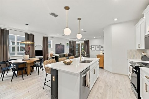 Touwnhouse à vendre à Wesley Chapel, Floride: 4 chambres, 240.25 m2 № 2427393 - photo 11