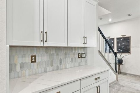 Touwnhouse à vendre à Wesley Chapel, Floride: 4 chambres, 240.25 m2 № 2427393 - photo 12