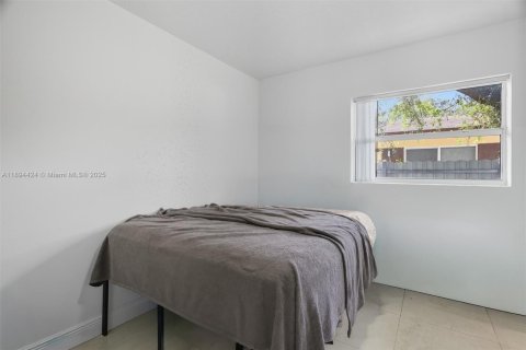 Casa en venta en Hollywood, Florida, 3 dormitorios, 106.28 m2 № 1945931 - foto 13
