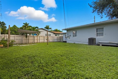 Casa en venta en Hollywood, Florida, 3 dormitorios, 106.28 m2 № 1945931 - foto 17