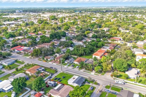 Casa en venta en Hollywood, Florida, 3 dormitorios, 106.28 m2 № 1945931 - foto 19
