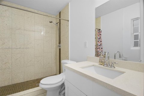 Casa en venta en Hollywood, Florida, 3 dormitorios, 106.28 m2 № 1945931 - foto 11