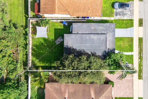 Casa en venta en Hollywood, Florida, 3 dormitorios, 106.28 m2 № 1945931 - foto 21