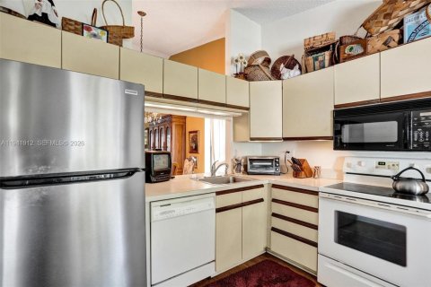 Copropriété à vendre à Coconut Creek, Floride: 2 chambres, 122.07 m2 № 1999399 - photo 8