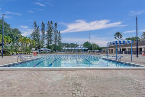 Copropriété à vendre à Coconut Creek, Floride: 2 chambres, 122.07 m2 № 1999399 - photo 18