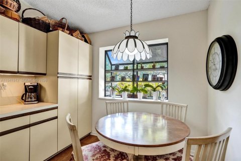 Copropriété à vendre à Coconut Creek, Floride: 2 chambres, 122.07 m2 № 1999399 - photo 9