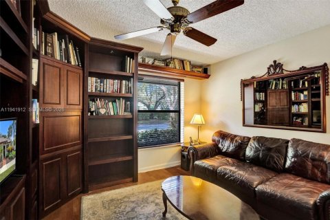 Copropriété à vendre à Coconut Creek, Floride: 2 chambres, 122.07 m2 № 1999399 - photo 11