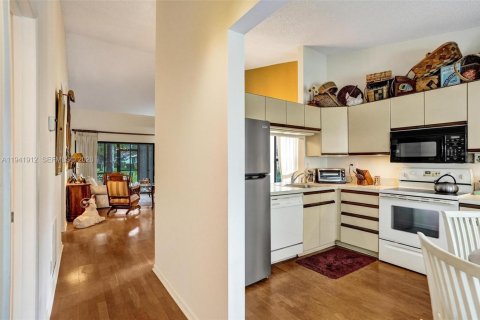 Copropriété à vendre à Coconut Creek, Floride: 2 chambres, 122.07 m2 № 1999399 - photo 7