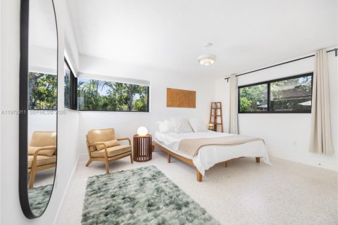 House in Miami, Florida 3 bedrooms, 154.22 sq.m. № 2042686 - photo 10