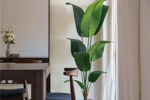 House in Miami, Florida 3 bedrooms, 154.22 sq.m. № 2042686 - photo 17