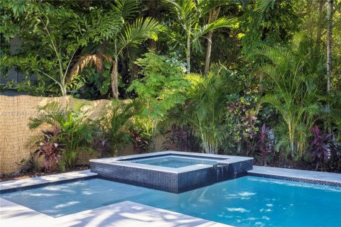 House in Miami, Florida 3 bedrooms, 154.22 sq.m. № 2042686 - photo 7