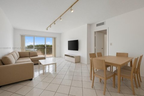 Condo in Sunny Isles Beach, Florida, 1 bedroom  № 2039537 - photo 5