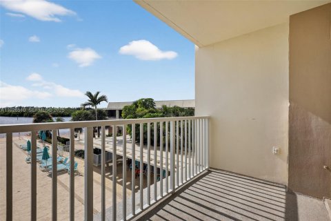Condo in Sunny Isles Beach, Florida, 1 bedroom  № 2039537 - photo 14