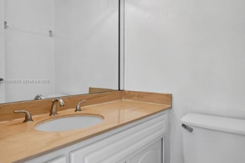 Condo in Sunny Isles Beach, Florida, 1 bedroom  № 2039537 - photo 13