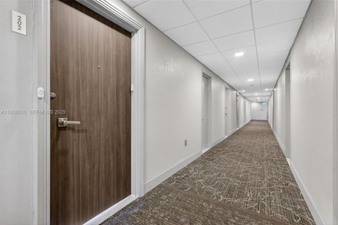 Condo in Sunny Isles Beach, Florida, 1 bedroom  № 2039537 - photo 16