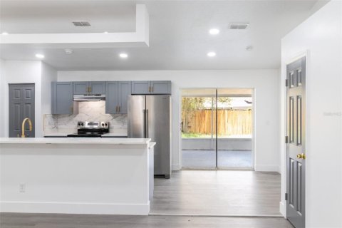 House in Land O' Lakes, Florida 3 bedrooms, 116.69 sq.m. № 1805202 - photo 16