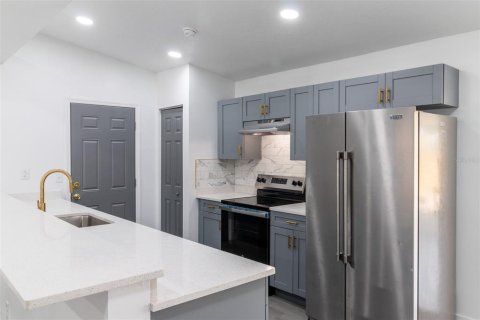 House in Land O' Lakes, Florida 3 bedrooms, 116.69 sq.m. № 1805202 - photo 18