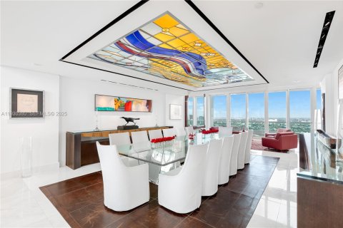 Condo in Miami, Florida, 4 bedrooms  № 2059923 - photo 15