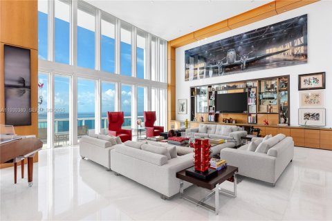 Copropriété à vendre à Miami, Floride: 4 chambres, 929.02 m2 № 2059923 - photo 4