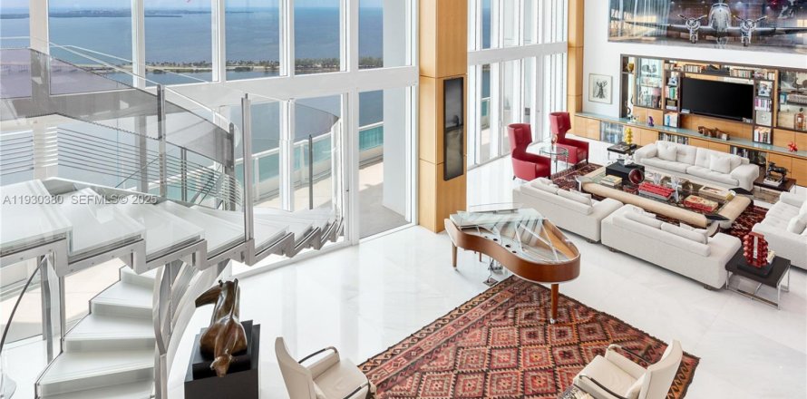 Condo à Miami, Floride, 4 chambres  № 2059923