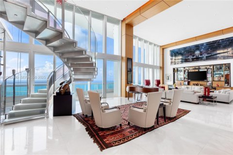 Copropriété à vendre à Miami, Floride: 4 chambres, 929.02 m2 № 2059923 - photo 6