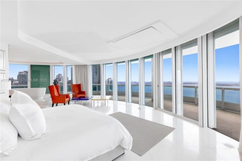 Condo in Miami, Florida, 4 bedrooms  № 2059923 - photo 18