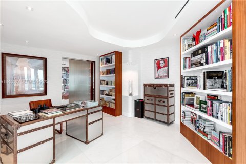 Condo in Miami, Florida, 4 bedrooms  № 2059923 - photo 24