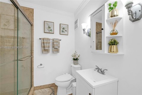 Townhouse in Hialeah, Florida 2 bedrooms, 92.9 sq.m. № 2059287 - photo 9