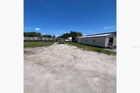Commercial property in Kissimmee, Florida № 1832890 - photo 7