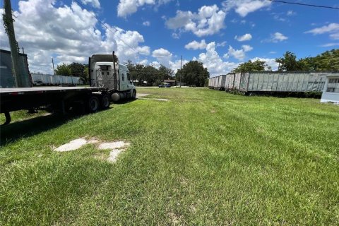 Commercial property in Kissimmee, Florida № 1832890 - photo 9