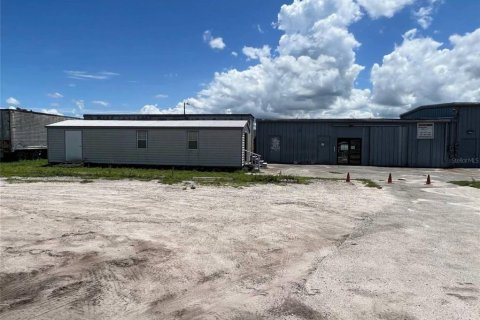 Commercial property in Kissimmee, Florida № 1832890 - photo 1