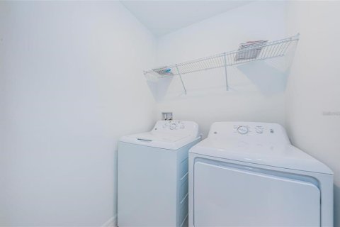 Touwnhouse à vendre à New Port Richey, Floride: 2 chambres, 140.56 m2 № 2416410 - photo 11