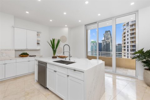 Condo in Miami, Florida, 5 bedrooms № 2169353 - photo 16