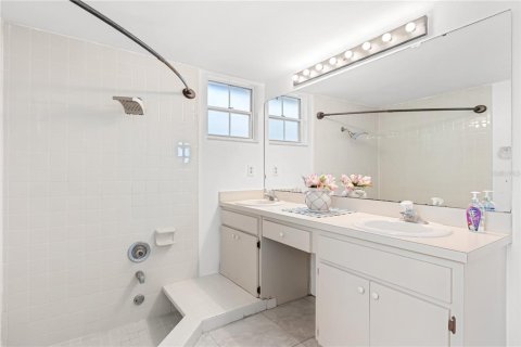 Casa en venta en Kissimmee, Florida, 3 dormitorios, 247.12 m2 № 1747233 - foto 29