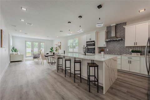 House in Apopka, Florida 4 bedrooms, 176.98 sq.m. № 1654833 - photo 5