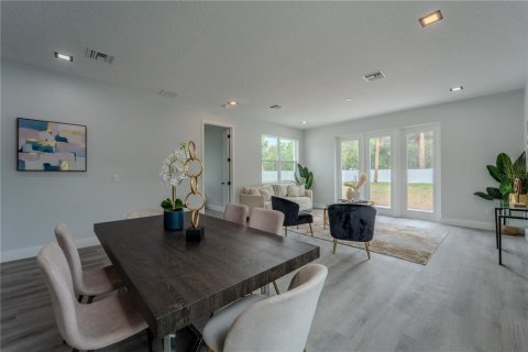 House in Apopka, Florida 4 bedrooms, 176.98 sq.m. № 1654833 - photo 3