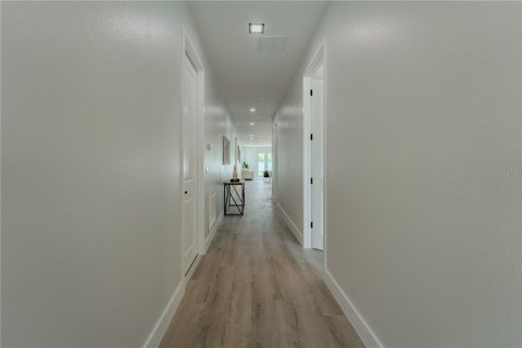 House in Apopka, Florida 4 bedrooms, 176.98 sq.m. № 1654833 - photo 7